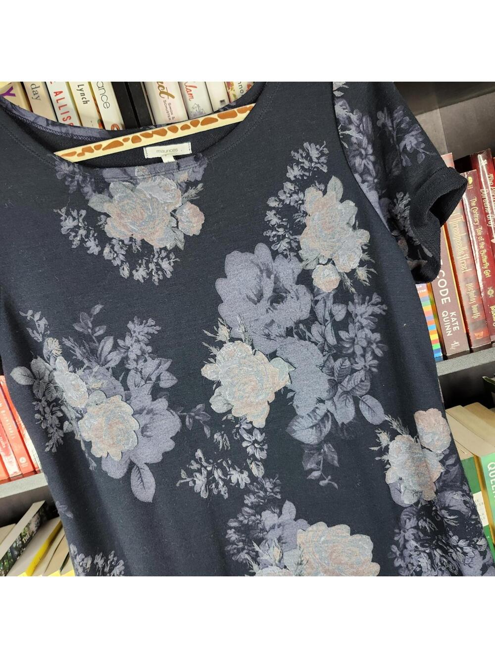 Maurices Large Navy Blue Floral Short Sleeve Tunic Top Stretchy Soft